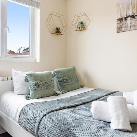 ايزلورث Twickenham Homes المظهر الخارجي الصورة