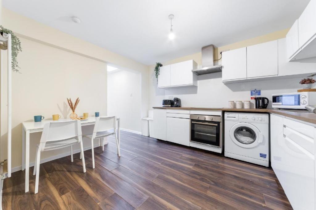ايزلورث Twickenham Homes المظهر الخارجي الصورة